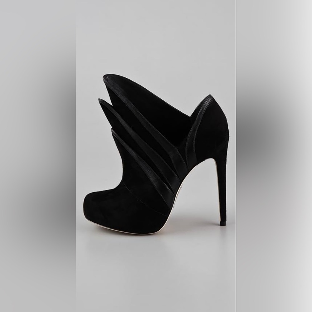 Alejandro Ingelmo Origami Collar Booties